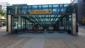 Metro Stodůlky stanice - vstup do metra Praha